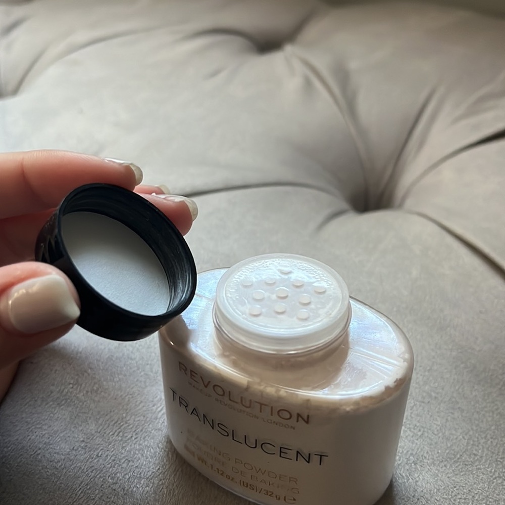 Revolution Translucent baking powder - Picture 3 of 3